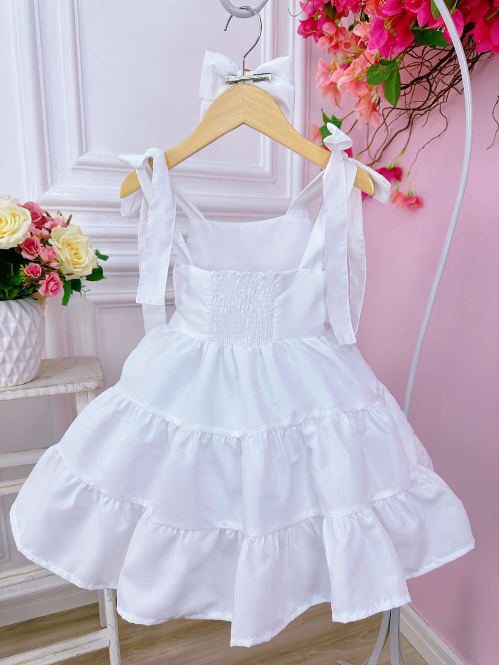 Vestido infantil Branco Strass no Busto e Laço Damas Festas