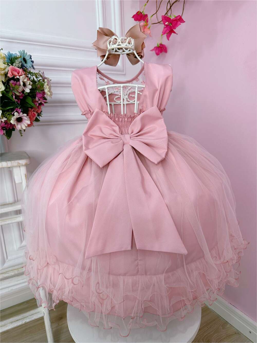 Vestido Infantil Rose C/ Aplique de Flores e Renda Luxo