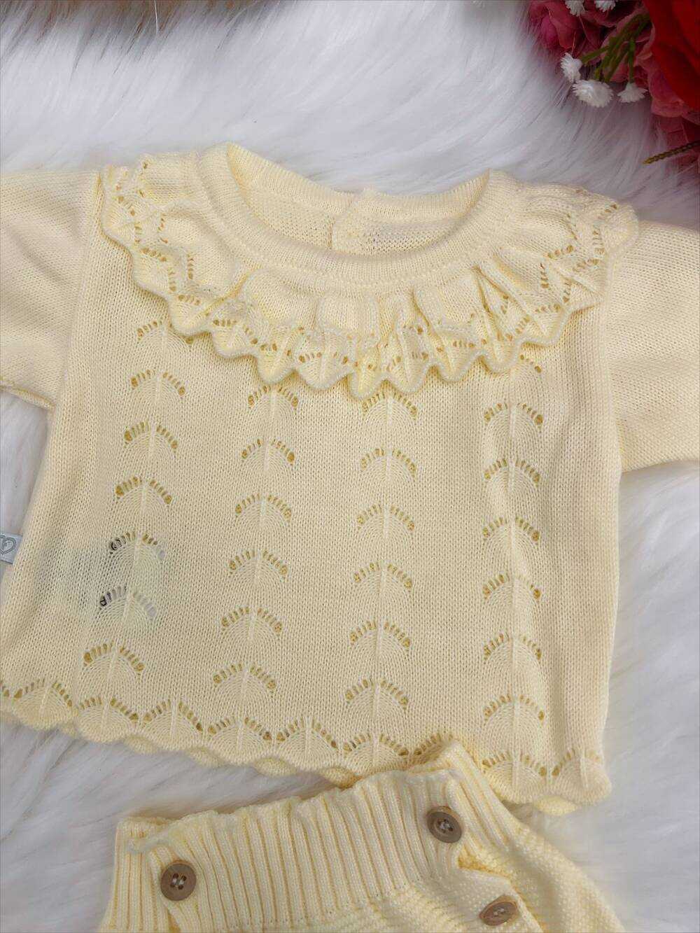 Conjunto Blusa e Tapa Fralda Gola Tricot Bebê Amarelo