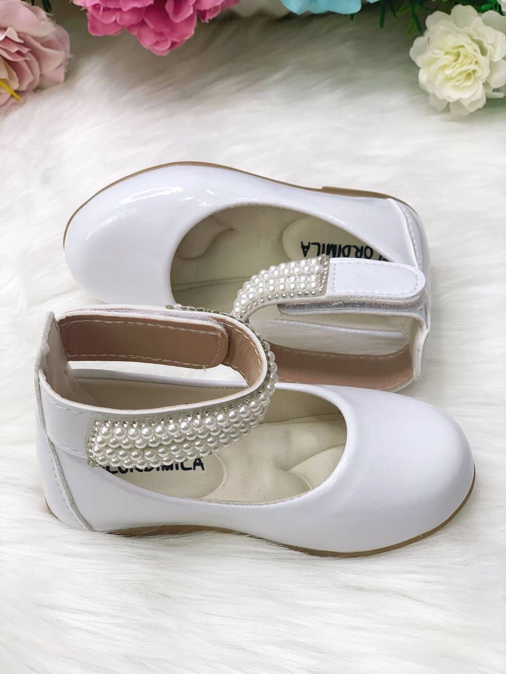 Sapatinho Branco com Tornozeleira Pérolas e Strass