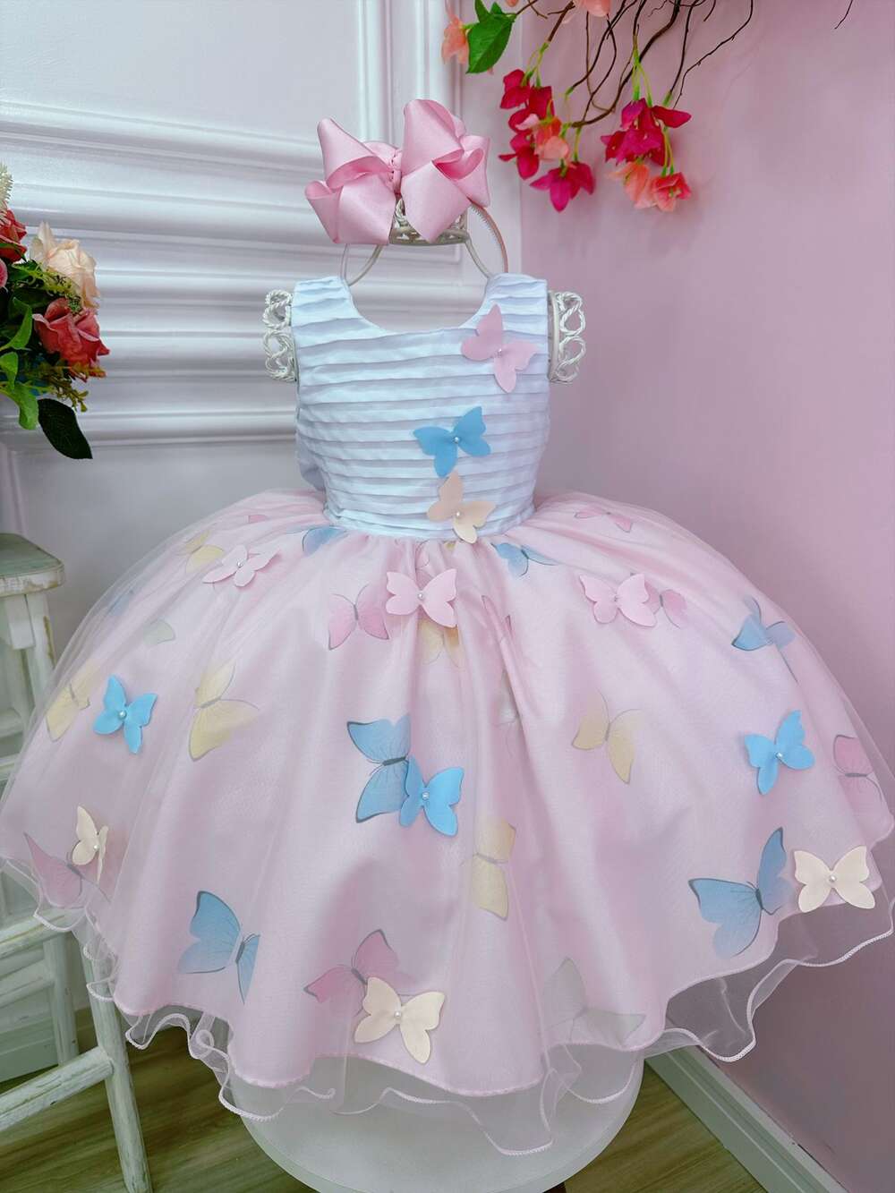 Vestido Infantil Branco Peito Plissado Saia Rosa Borboletas