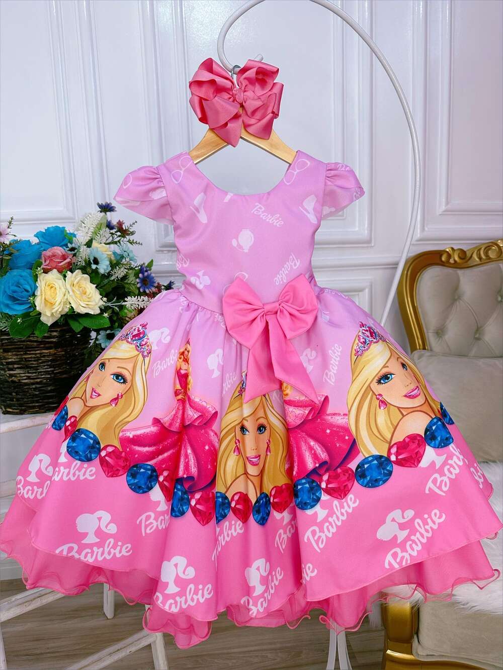 Vestido Infantil Princesa Barbie Rosa Com Aplique de Laço