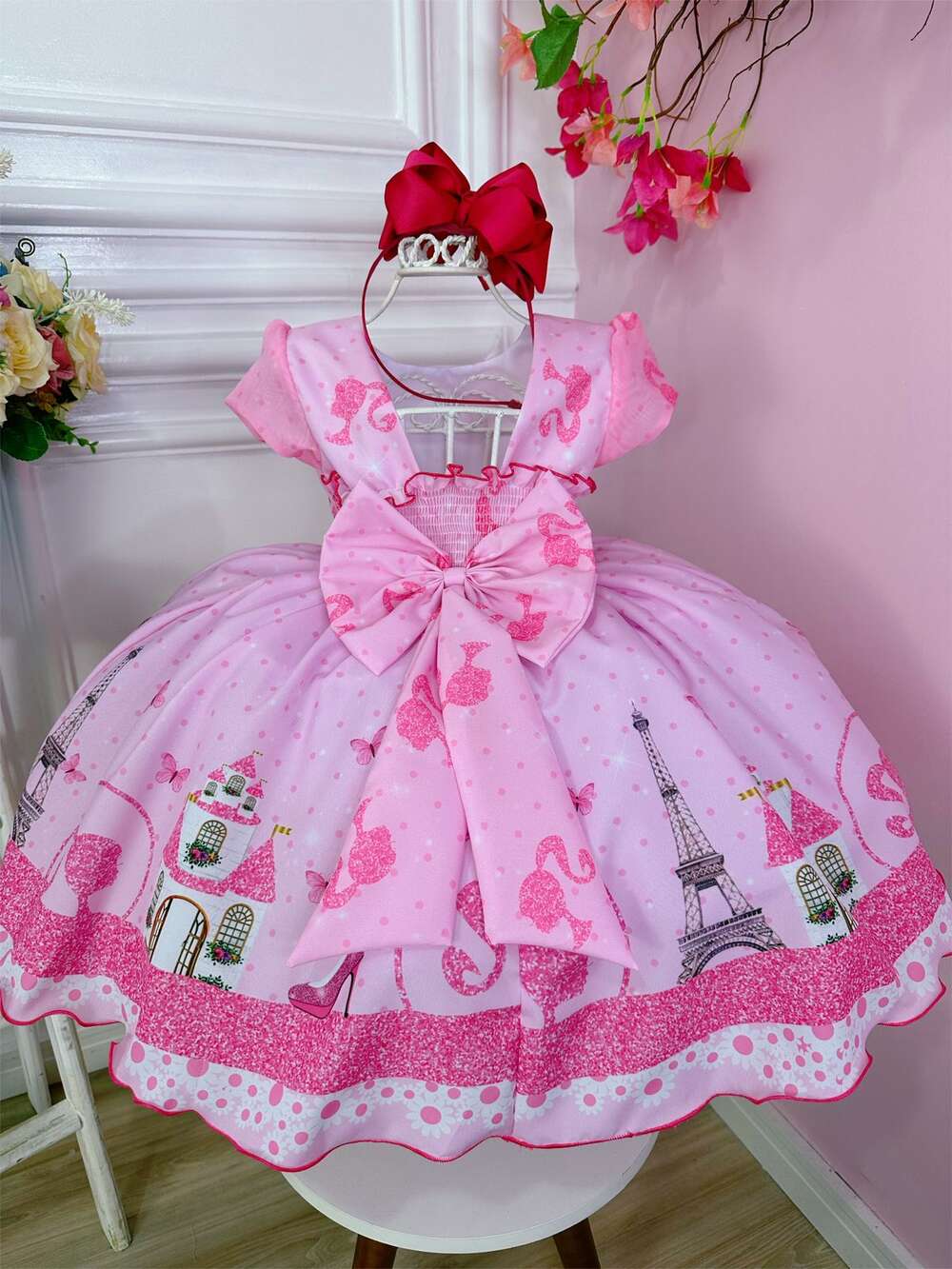 Vestido Infantil Casa da Barbie Rosa C/ Cinto de Pérolas