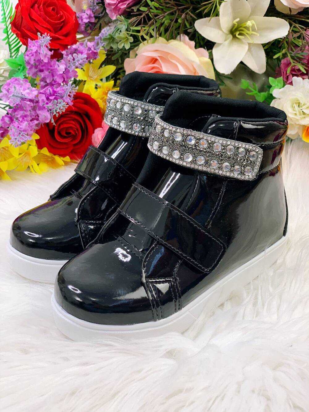 Coturno Infantil Preto Verniz Com Velcro Strass e Glitter