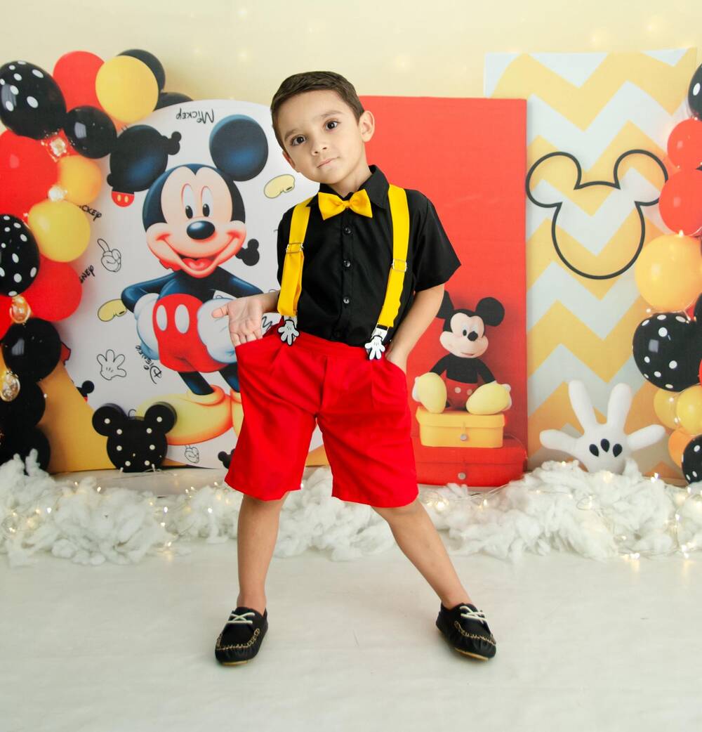 Conjunto Camisa Preta e Short Vermelha C/ Susp. Mickey