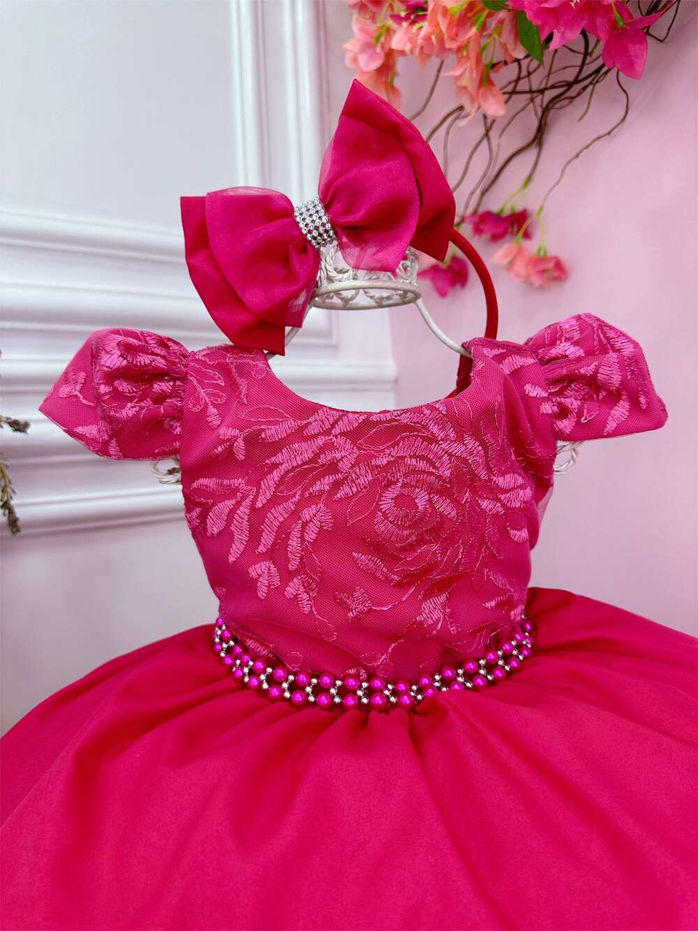 Vestido Infantil Pink Com Renda e Cinto de Pérolas Tiara