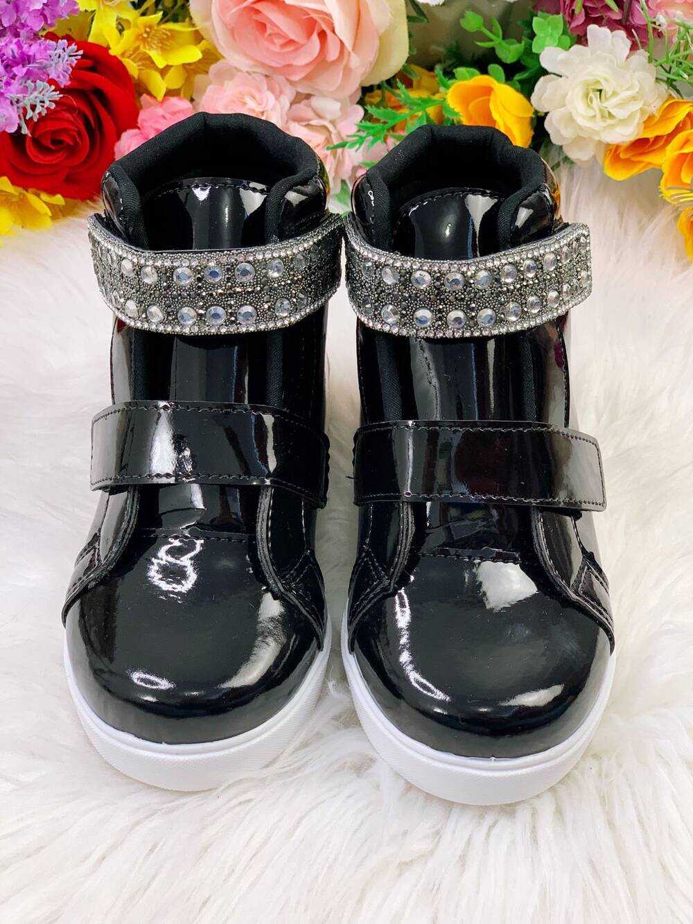 Coturno Infantil Preto Verniz Com Velcro Strass e Glitter