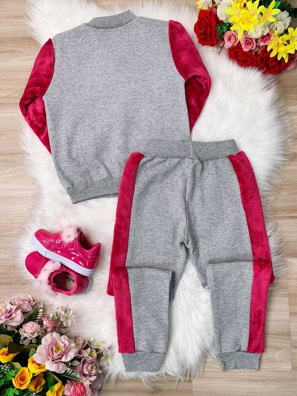 Conjunto de Moletom Blusa Com Zíper e Calça Cinza e Pink