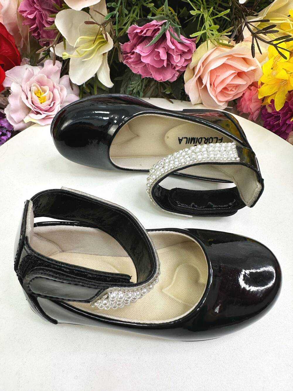 Sapatinho Preto com Tornozeleira Pérolas e Strass