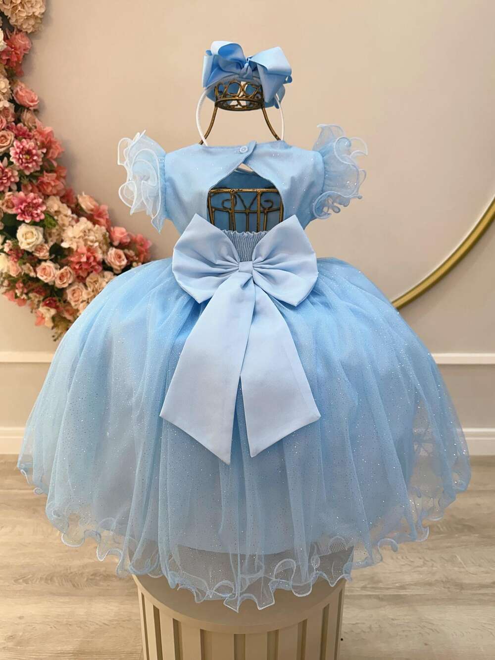 Vestido Infantil Azul Bebê C/ Cinto de Pérolas e Busto Damas