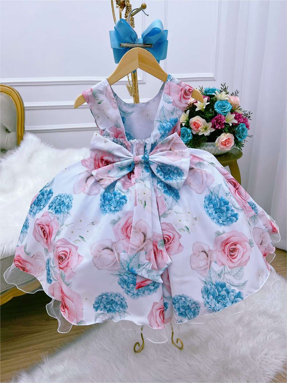 Vestido Infantil Branco Jardim das Flores Cinto Pérolas Luxo