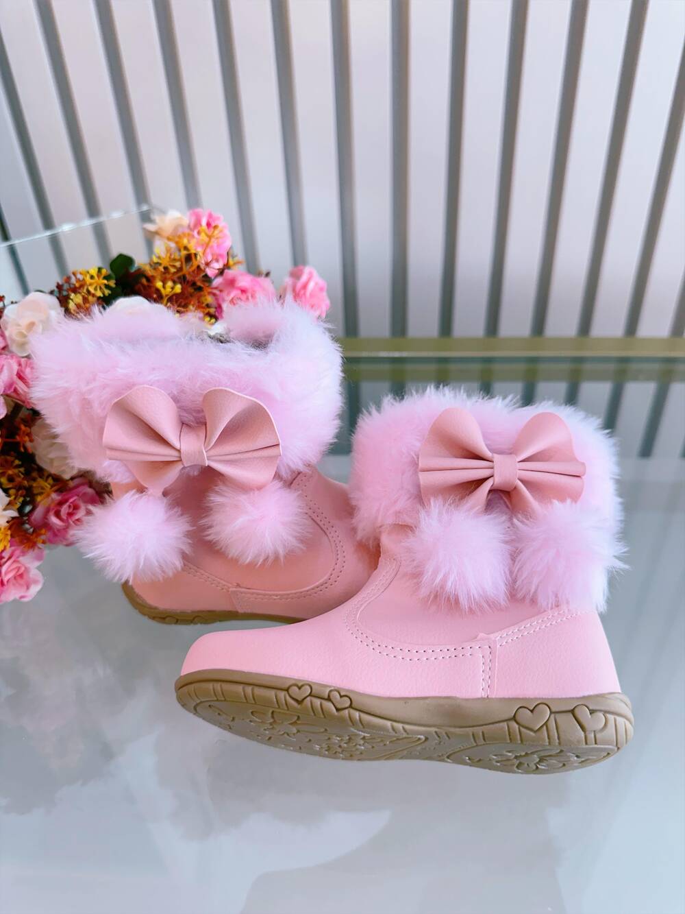 Botinha Infantil Rosa Laço Pompom Com Pelúcia e Zíper