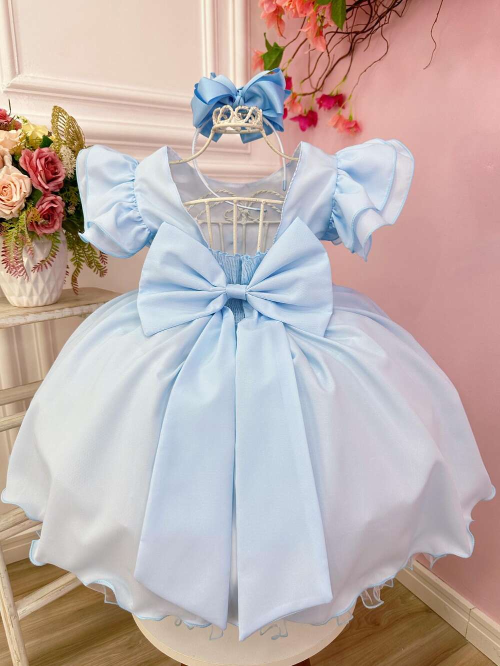 Vestido Infantil Azul Claro C/ Apliques Borboletas e Flores