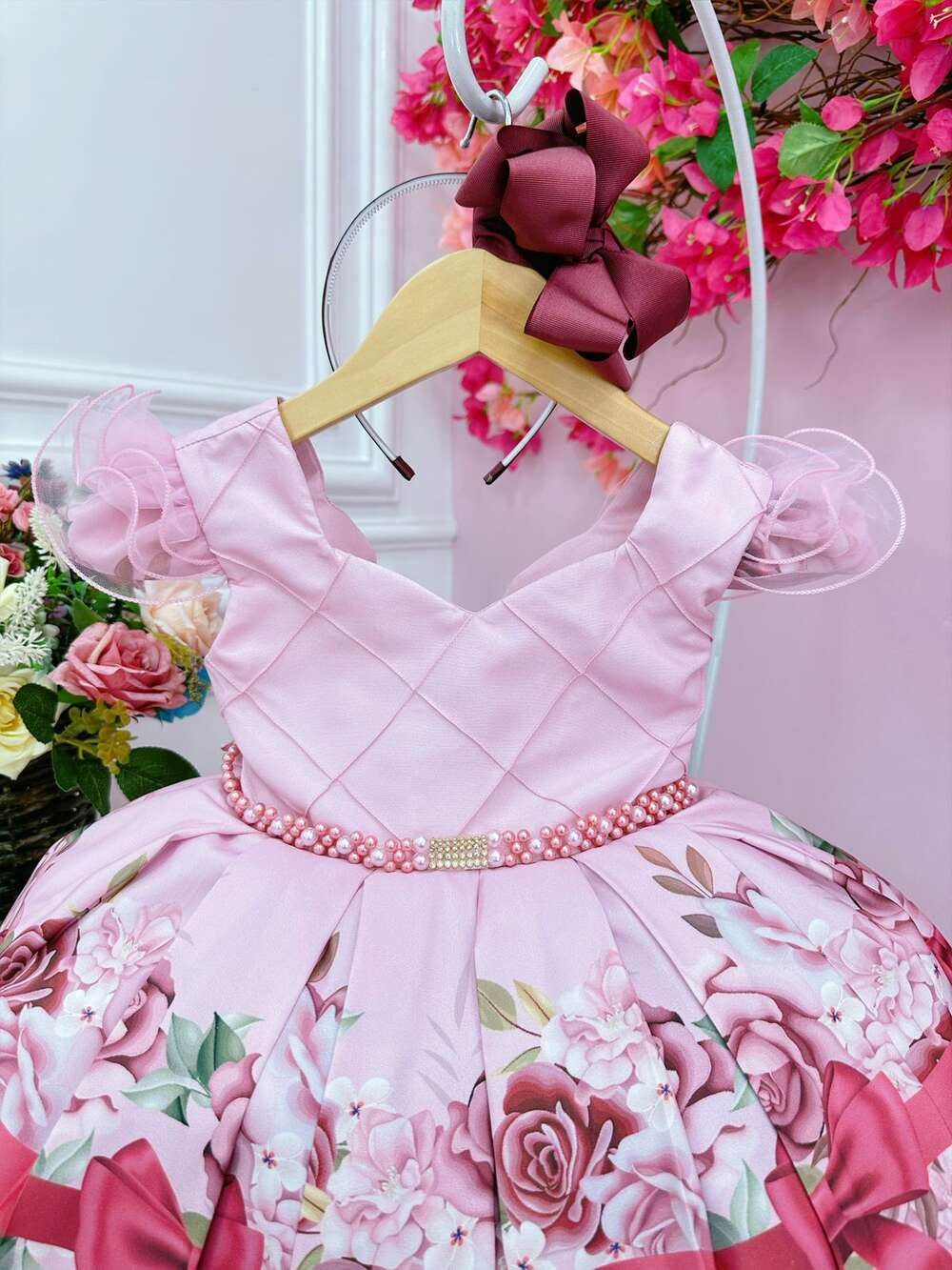 Vestido Infantil Rosa Florido Busto Nervura Cinto de Pérolas