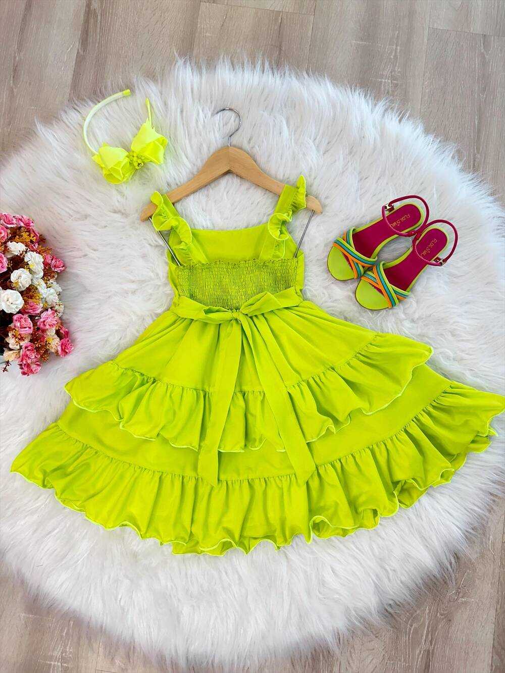 Vestido Infantil Primavera Verão Verde Neon Saia C/ Babado