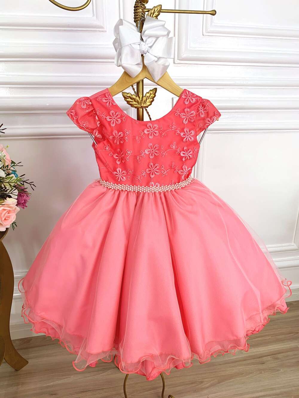 Vestido Infantil Goiaba Florido de Renda e Cinto de Pérolas