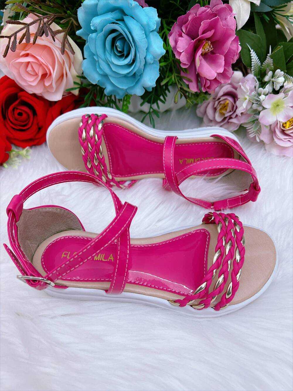 Sandália Infantil Tiras Trançadas Rasteira Pink