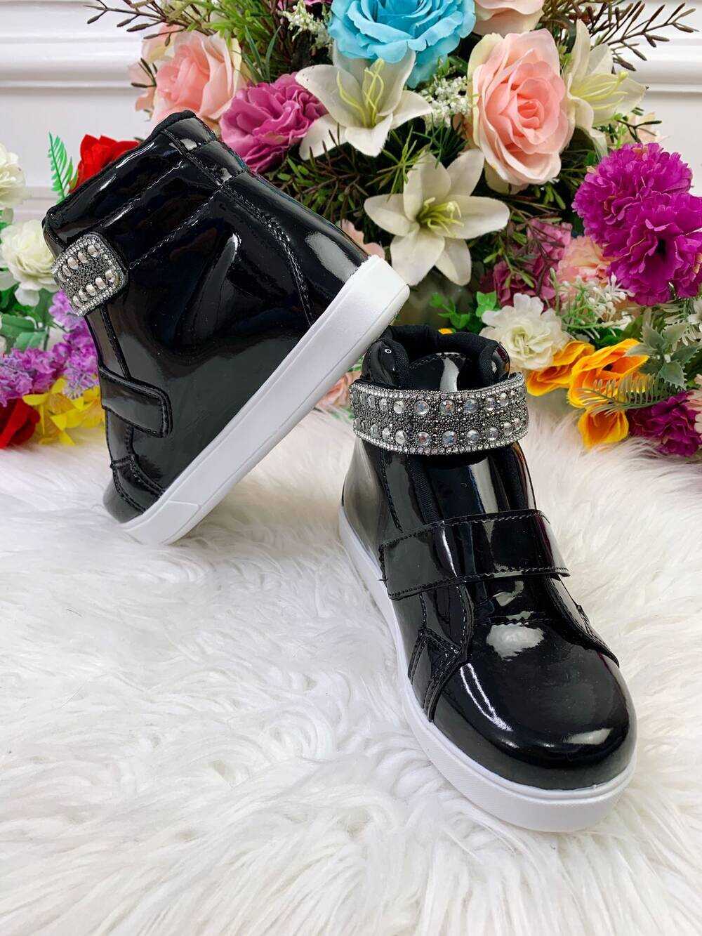 Coturno Infantil Preto Verniz Com Velcro Strass e Glitter