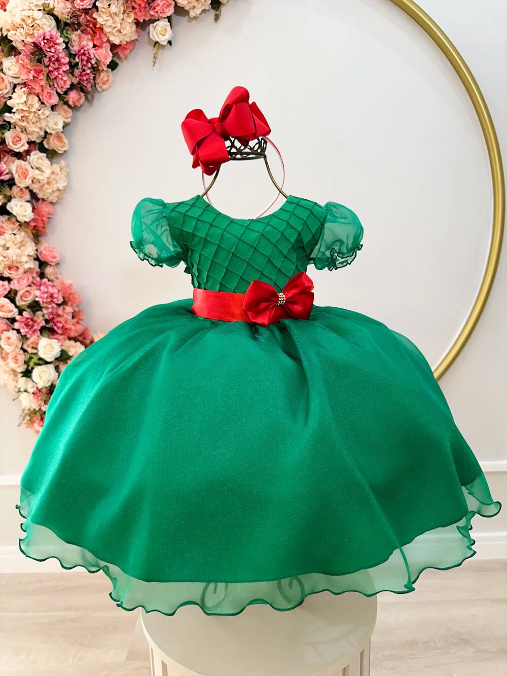 Vestido Infantil Verde C/ Busto Plissado e Broche Natal Festa