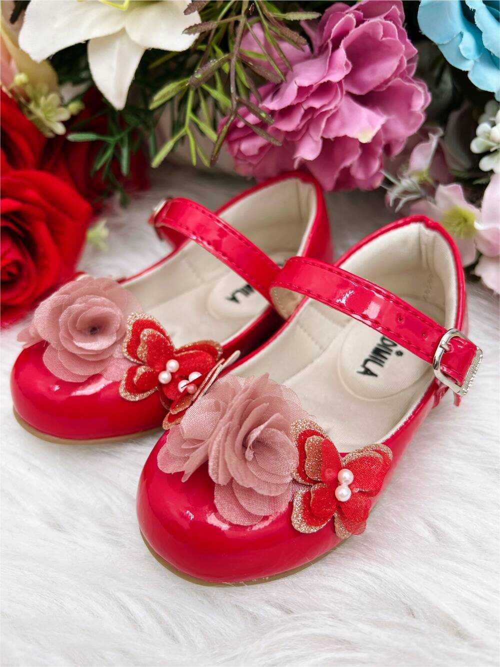 Sapatinho Vermelho Verniz C/ Aplique Borboleta Flor