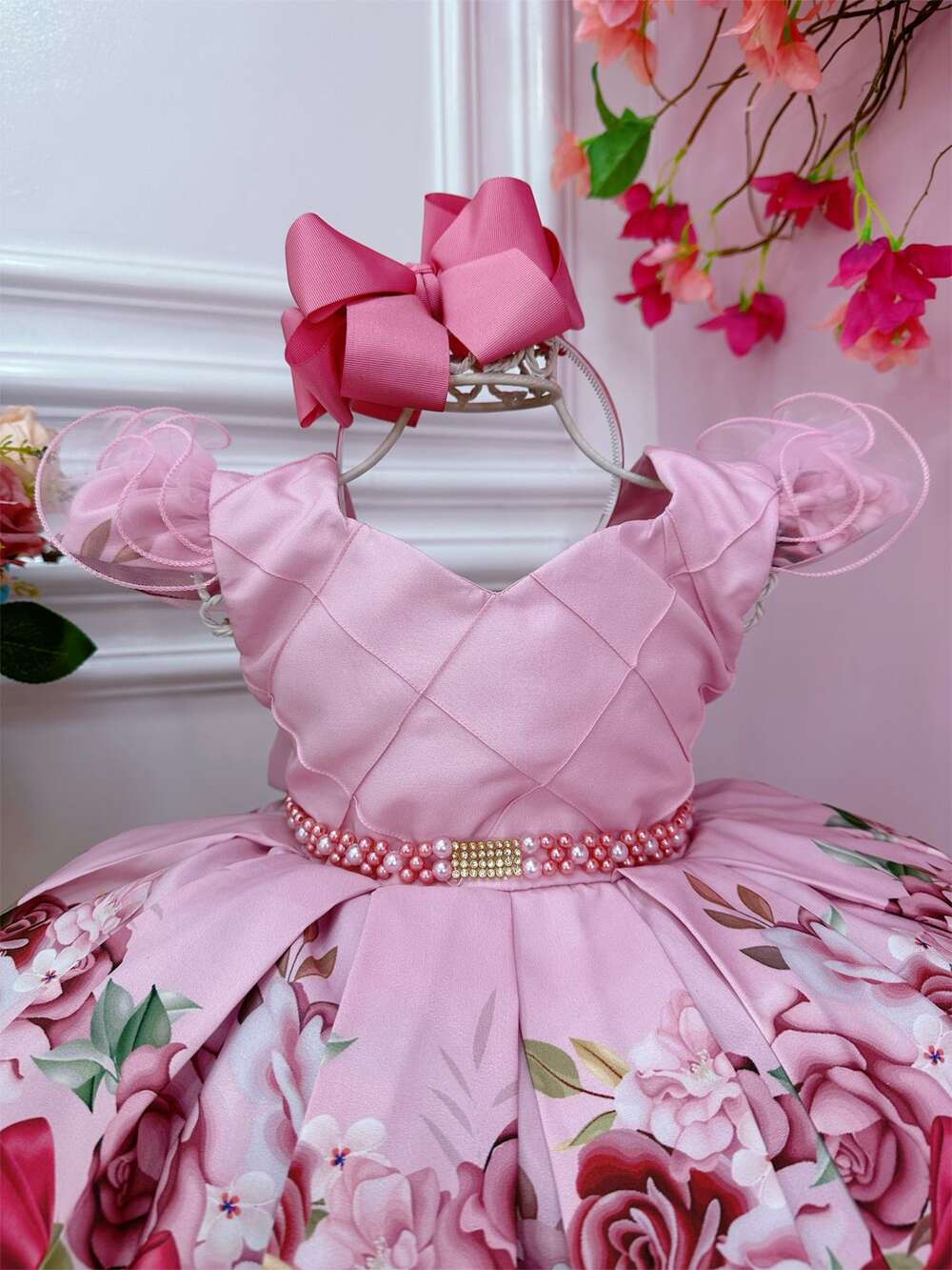 Vestido Infantil Rosa Florido Busto Nervura Cinto de Pérolas