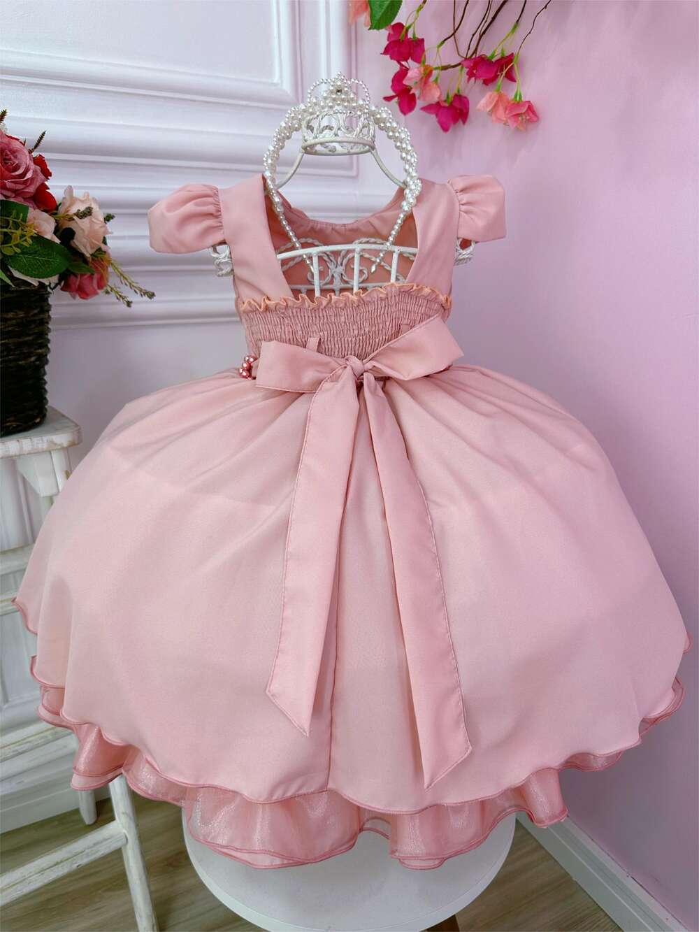 Vestido Infantil Rosa Chá Busto Nervura C/ Cinto de Pérolas