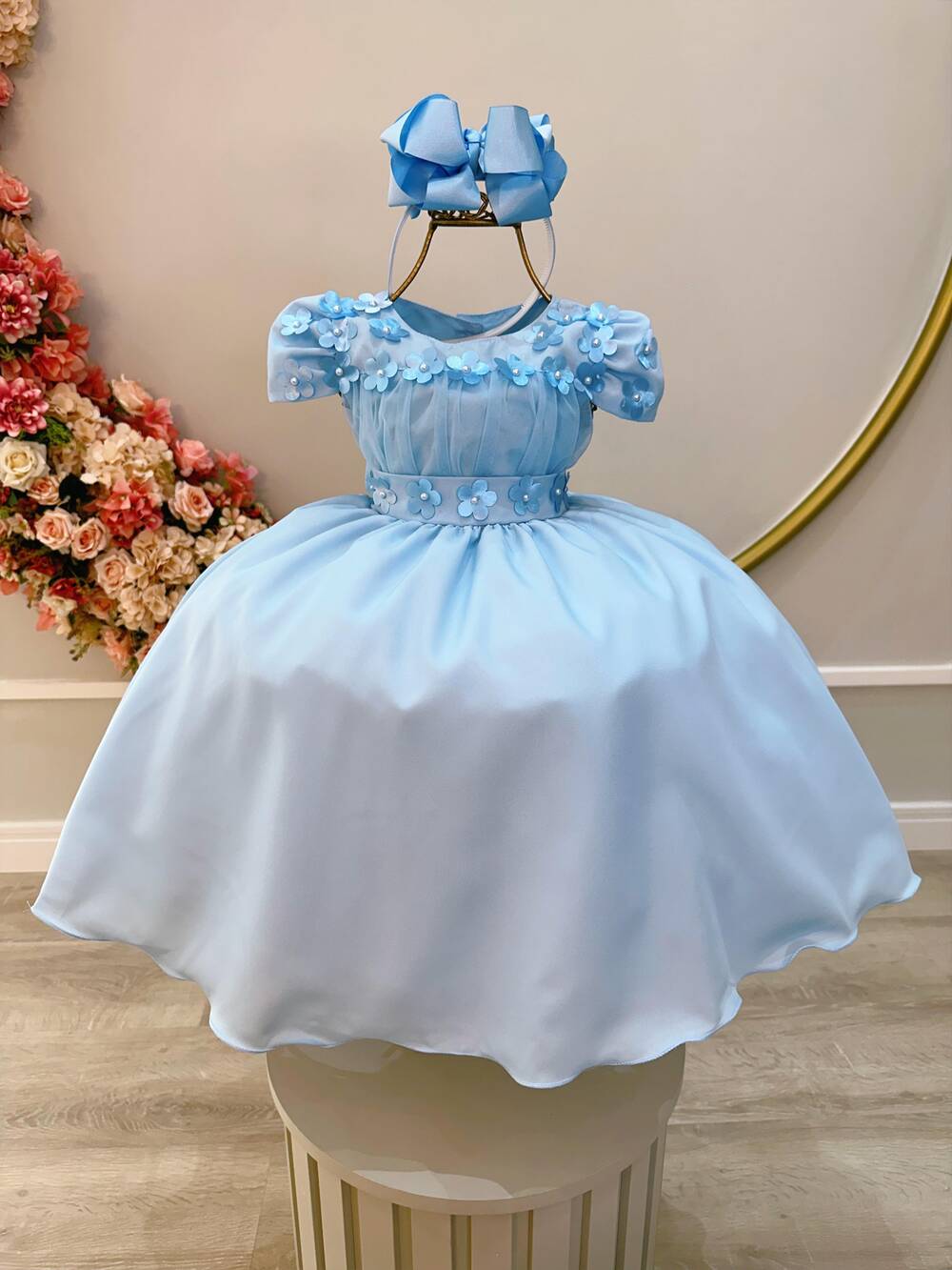 Vestido Infantil Azul Bebê C/ Busto Tule e Aplique de Flores