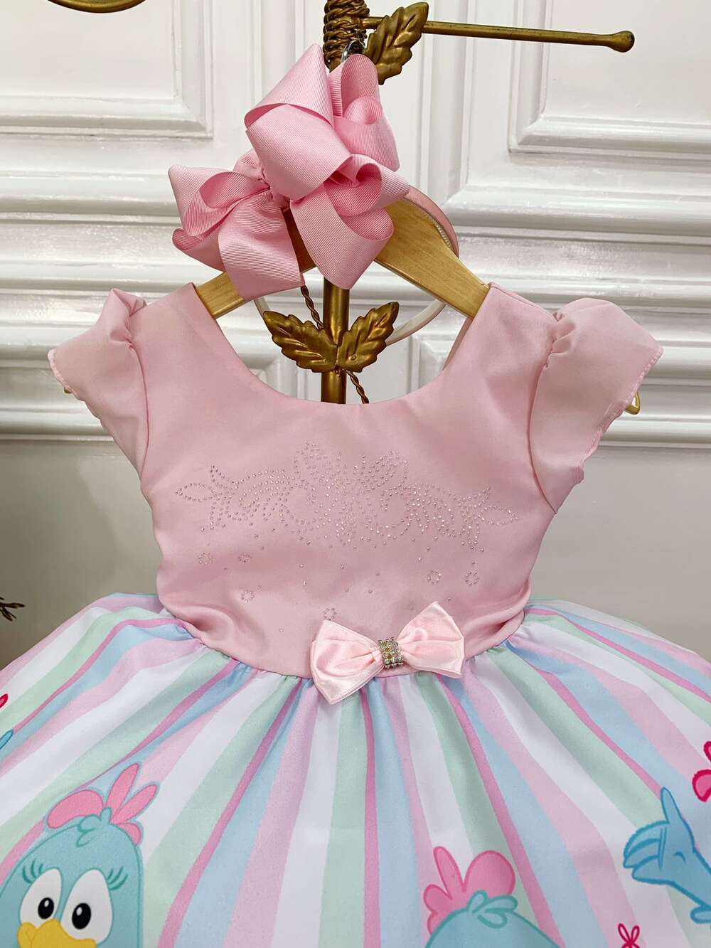 Vestido Infantil Galinha Pintadinha Rosa Peito Com Strasss