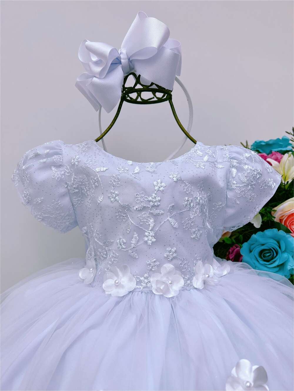 Vestido Infantil Branco Com Aplique de Flores e Renda