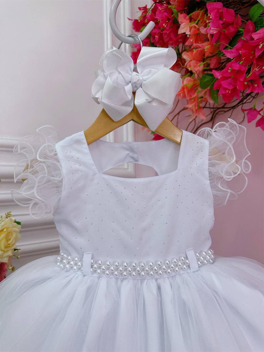 Vestido Infantil Branco C/ Strass no Busto e Cinto de Pérolas