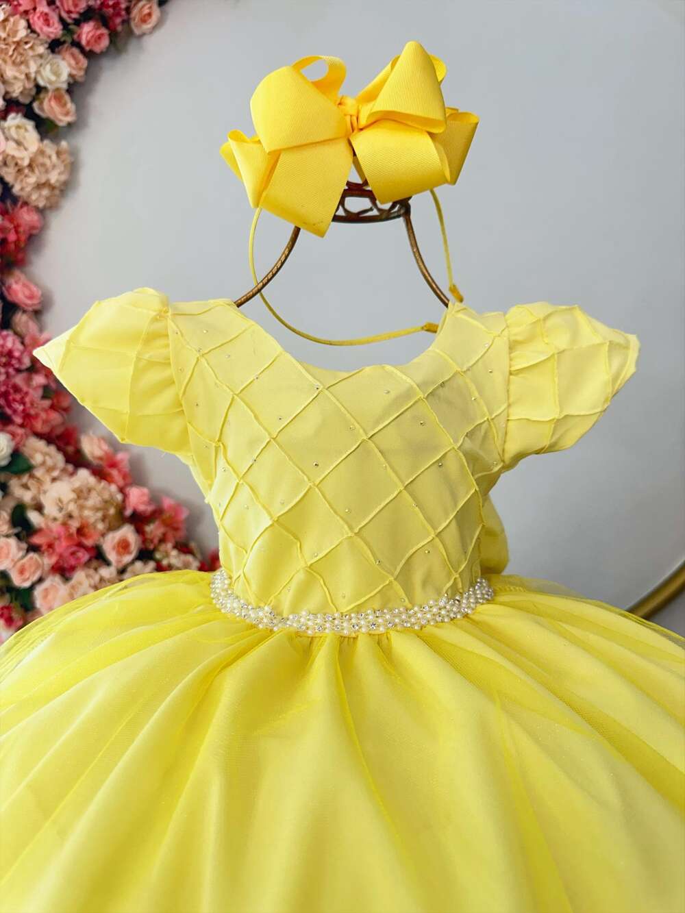 Vestido Infantil Amarelo Saia Organza e Busto Nervura Strass