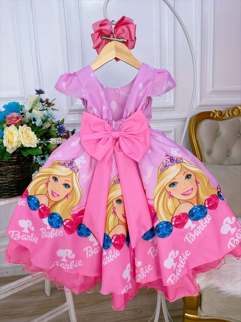 Vestido Infantil Princesa Barbie Rosa Com Aplique de Laço