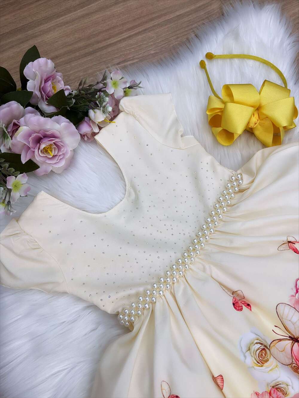 Vestido Infantil Marfim Jardim das Borboletas Pérolas Luxo