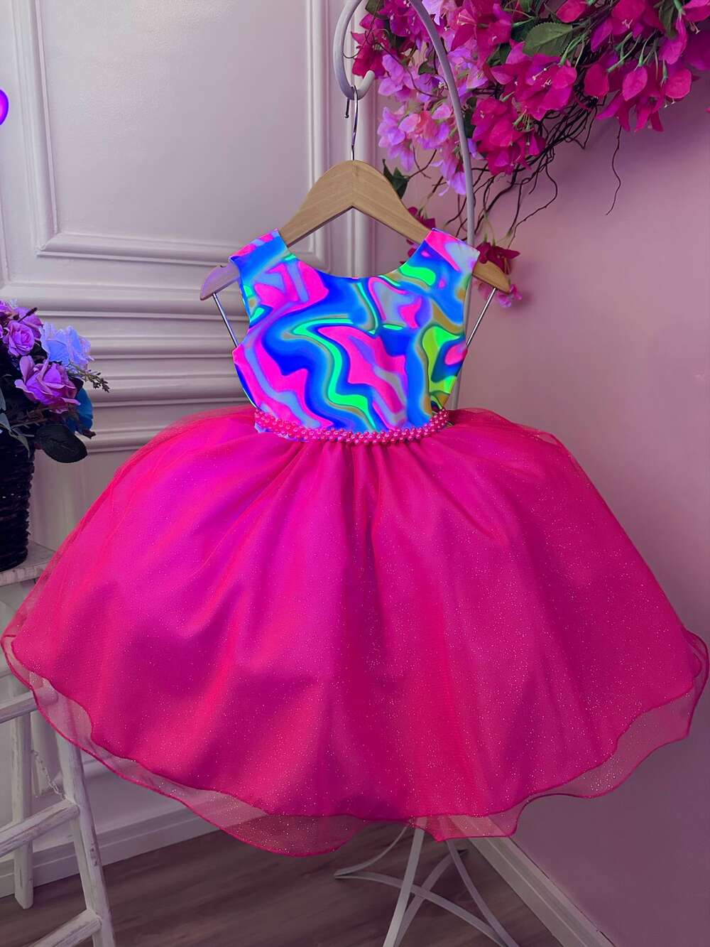 Vestido Infantil Barbie Colorido Neon Saia Pink e Glitter