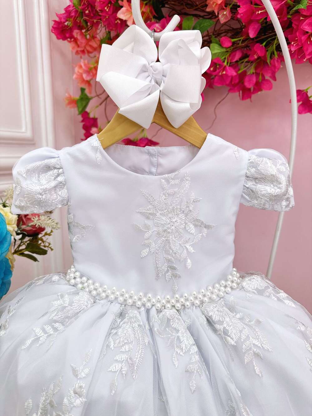 Vestido Infantil Branco Renda Realeza e Cinto de Pérolas