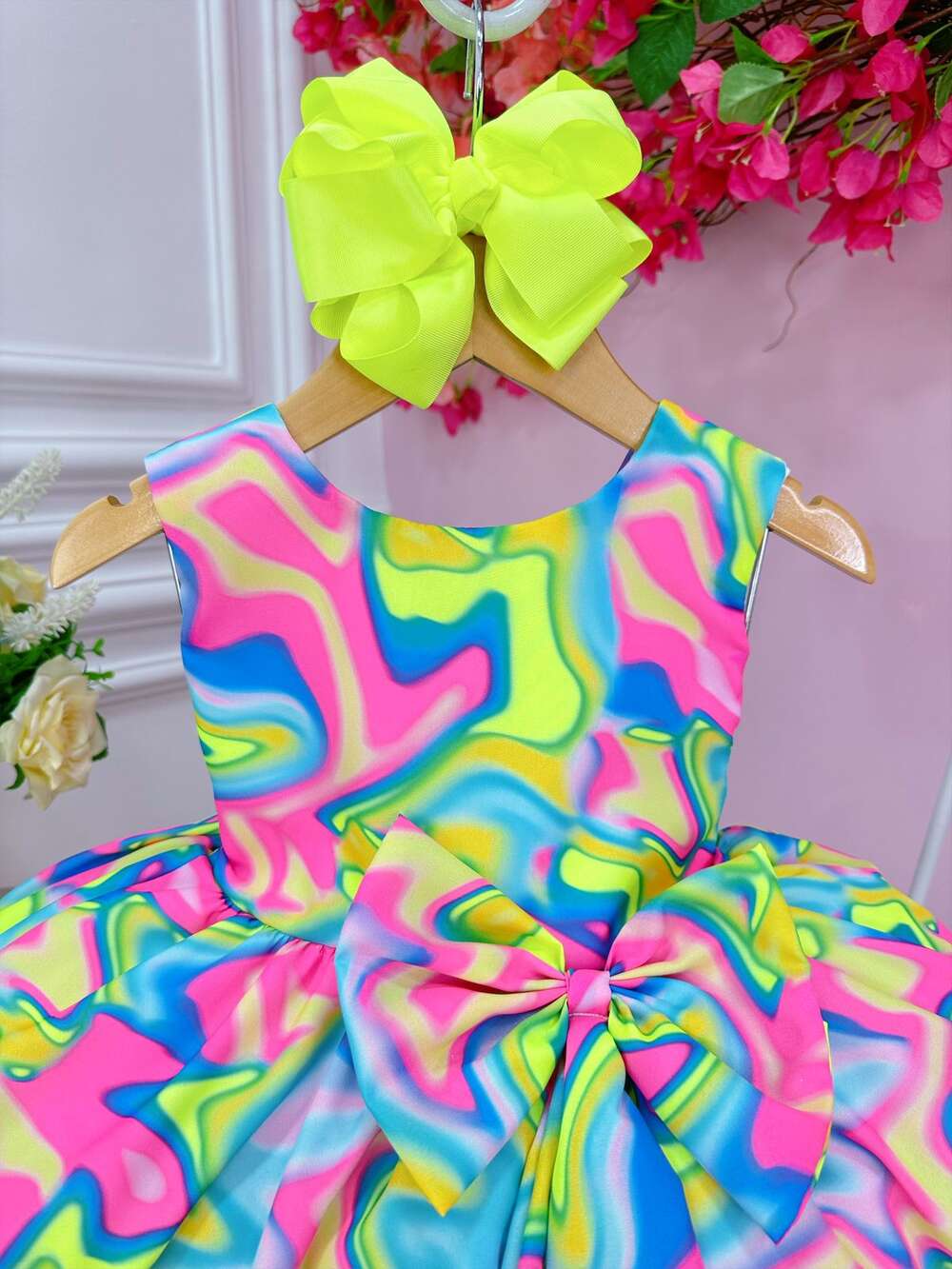 Vestido Infantil Barbie Colorido Neon C/ Broche de Laço