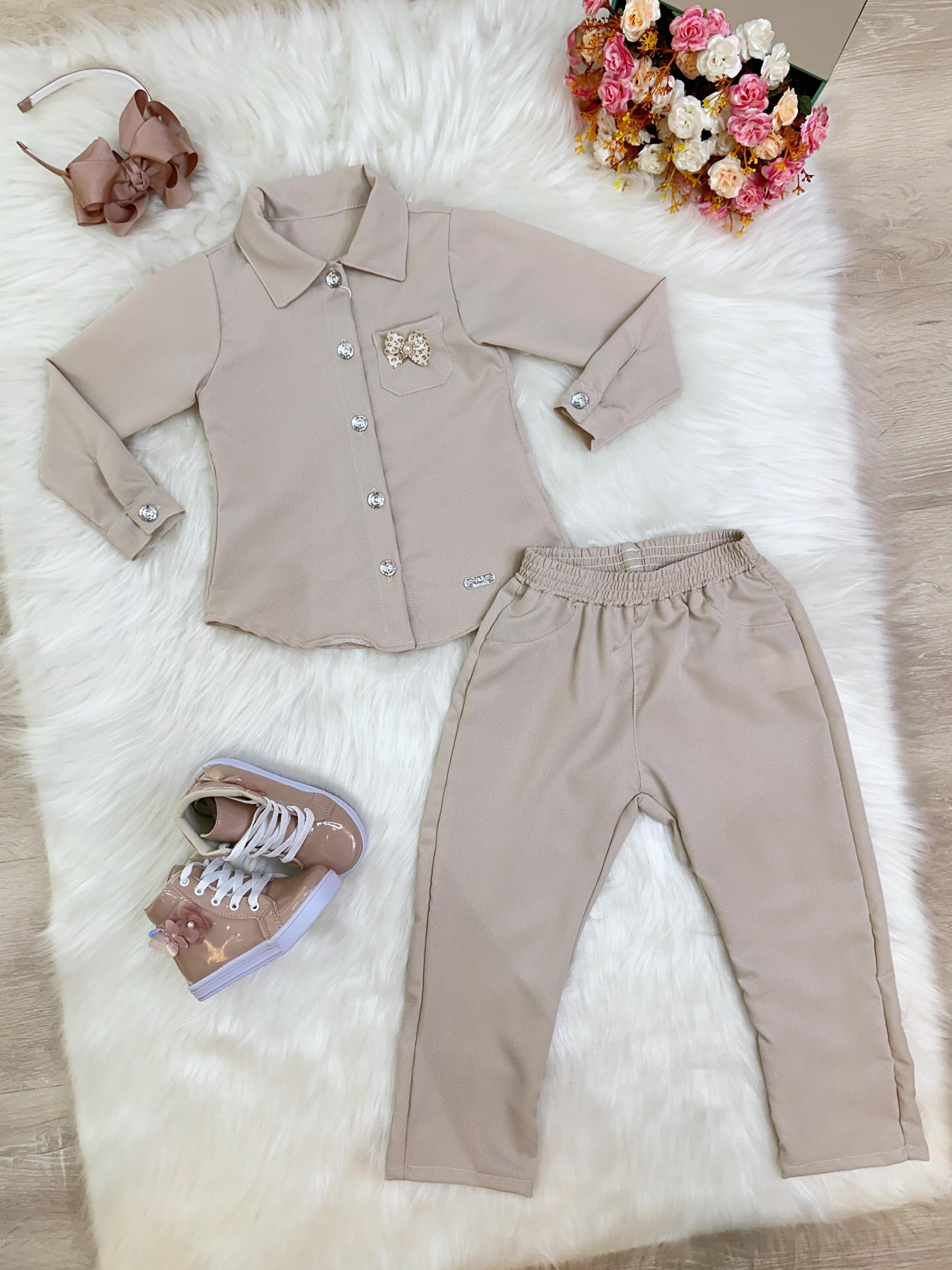 Conjunto infantil Nude Com Camisa e Calça Casual Luxo