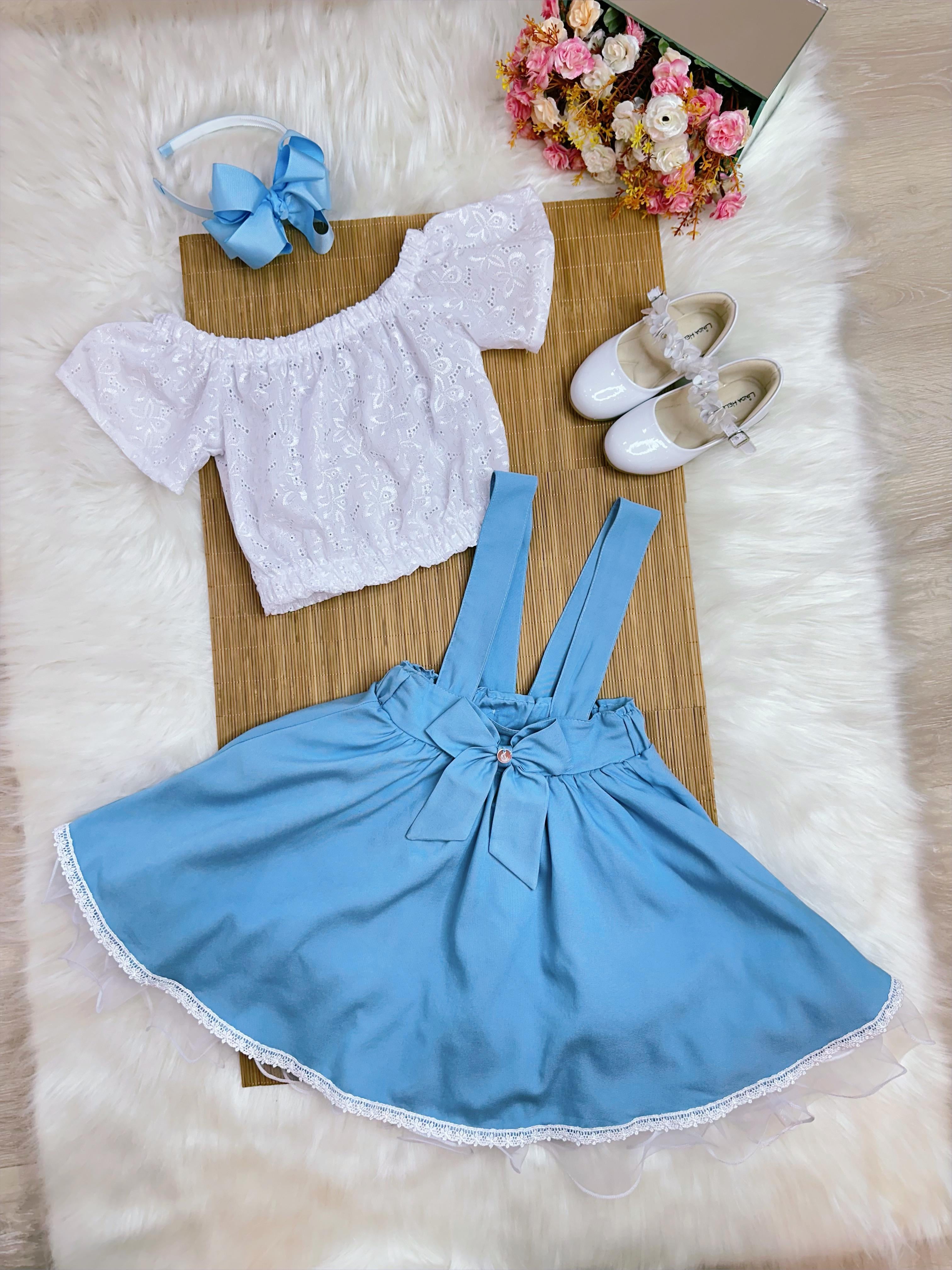 Conjunto Meninas Blusa Branca Bordada e Salopete Azul Claro