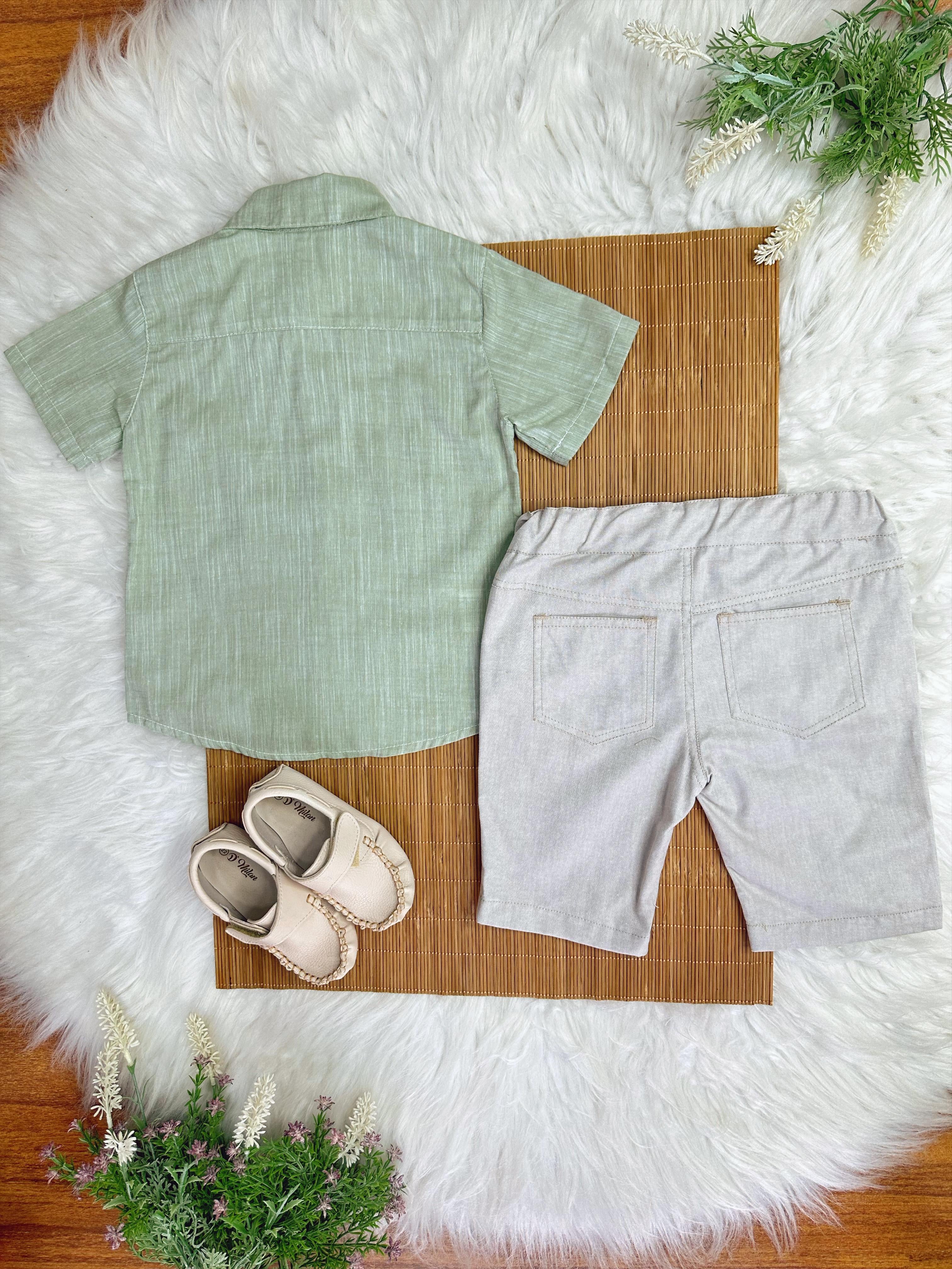 Conjunto Meninos Camisa Verde Mescla Bermuda Bege Casual