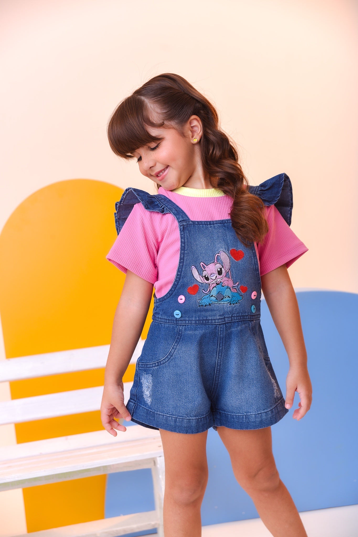 Macaquinho Jardineira Infantil Jeans Lilo e Stitch Luxo