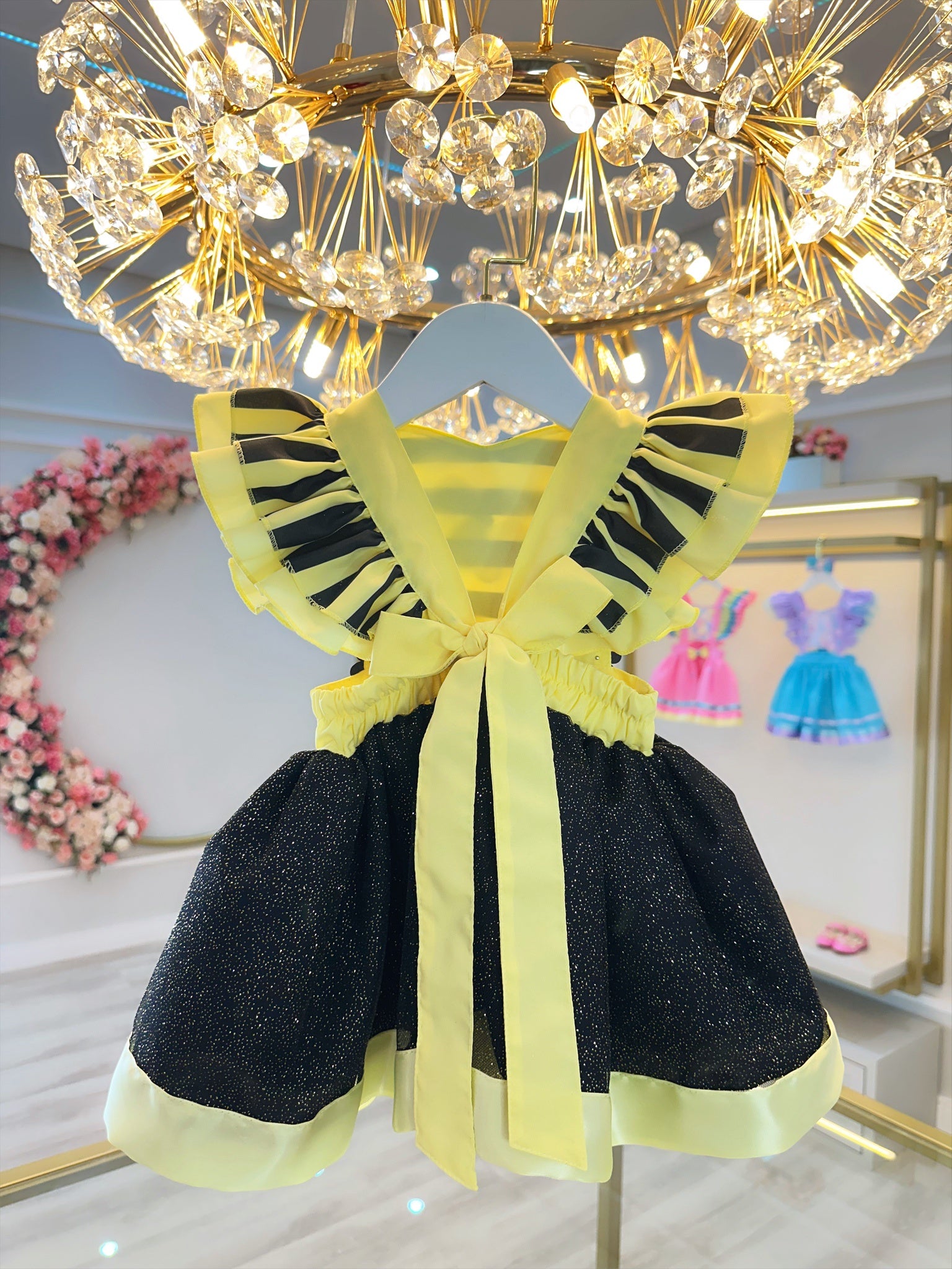 Romper Abelhinha Com Asa e Apliques Luxo Amarelo