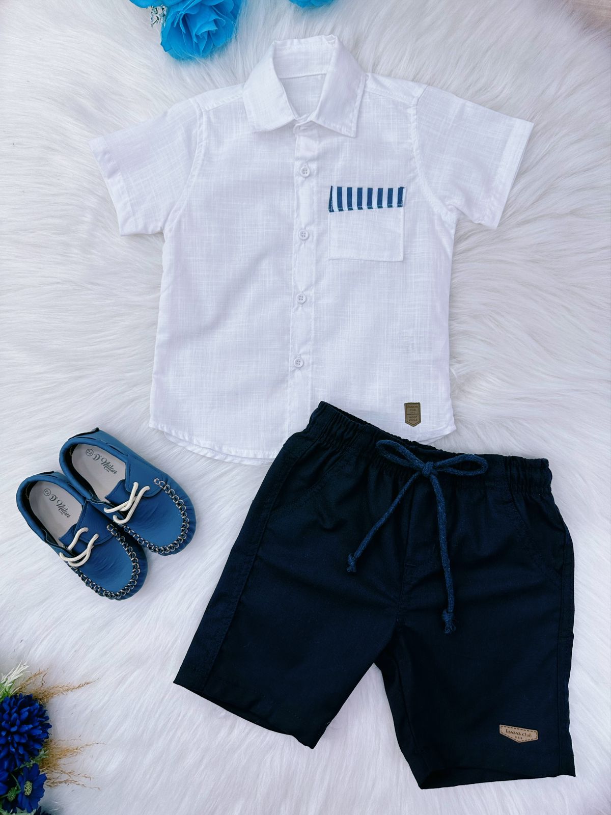 Conjunto Camisa Branca Com Short Azul Marinho C/ Cordão