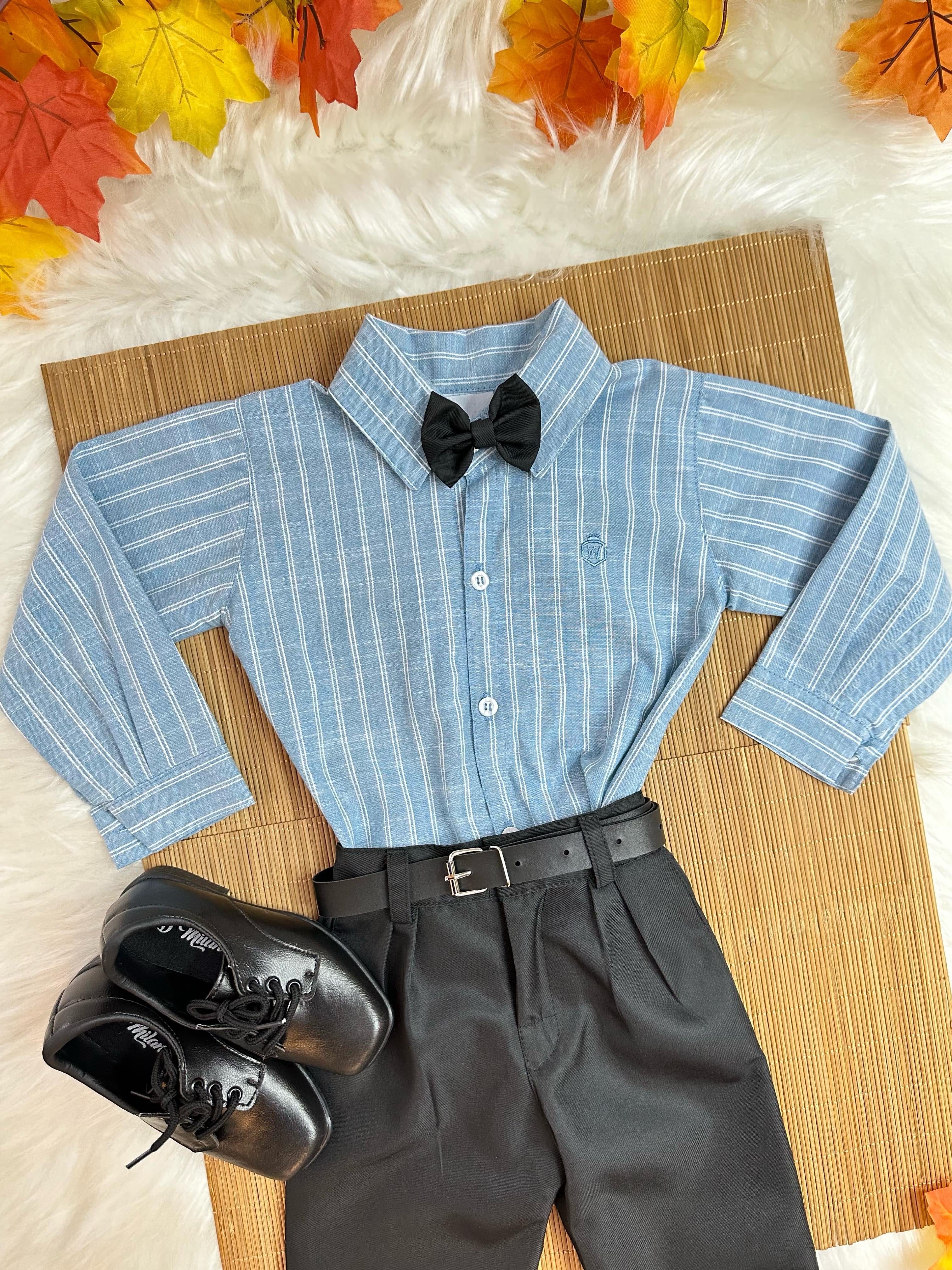 Conjunto Infantil Camisa Listrada Azul e Calça Preta Cinto