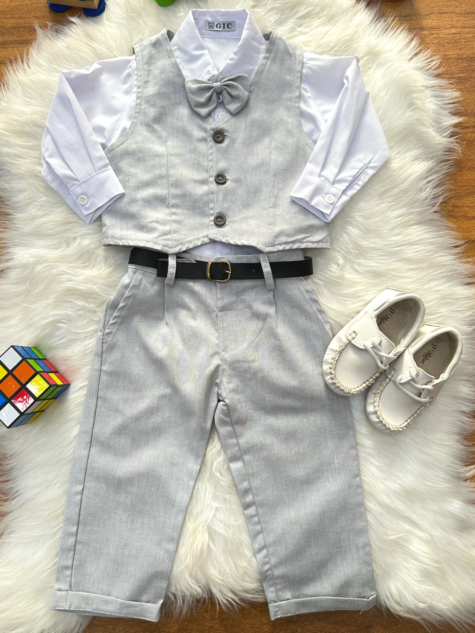 Conjunto Social Bebê Calça Colete Cinza Claro e Camisa Branca