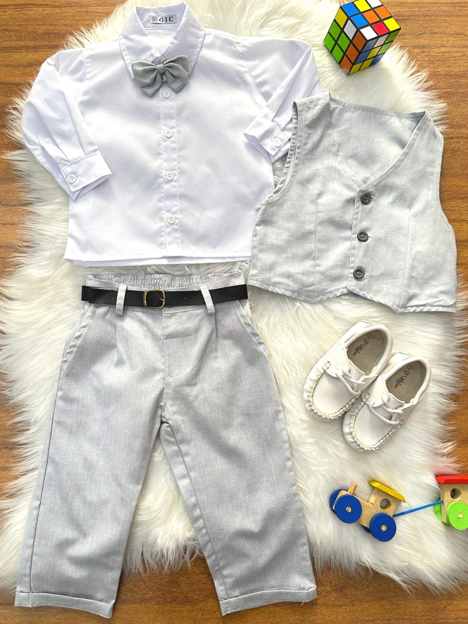 Conjunto Social Bebê Calça Colete Cinza Claro e Camisa Branca