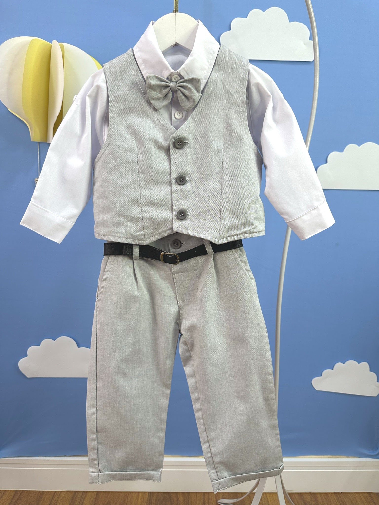 Conjunto Social Bebê Calça Colete Cinza Claro e Camisa Branca