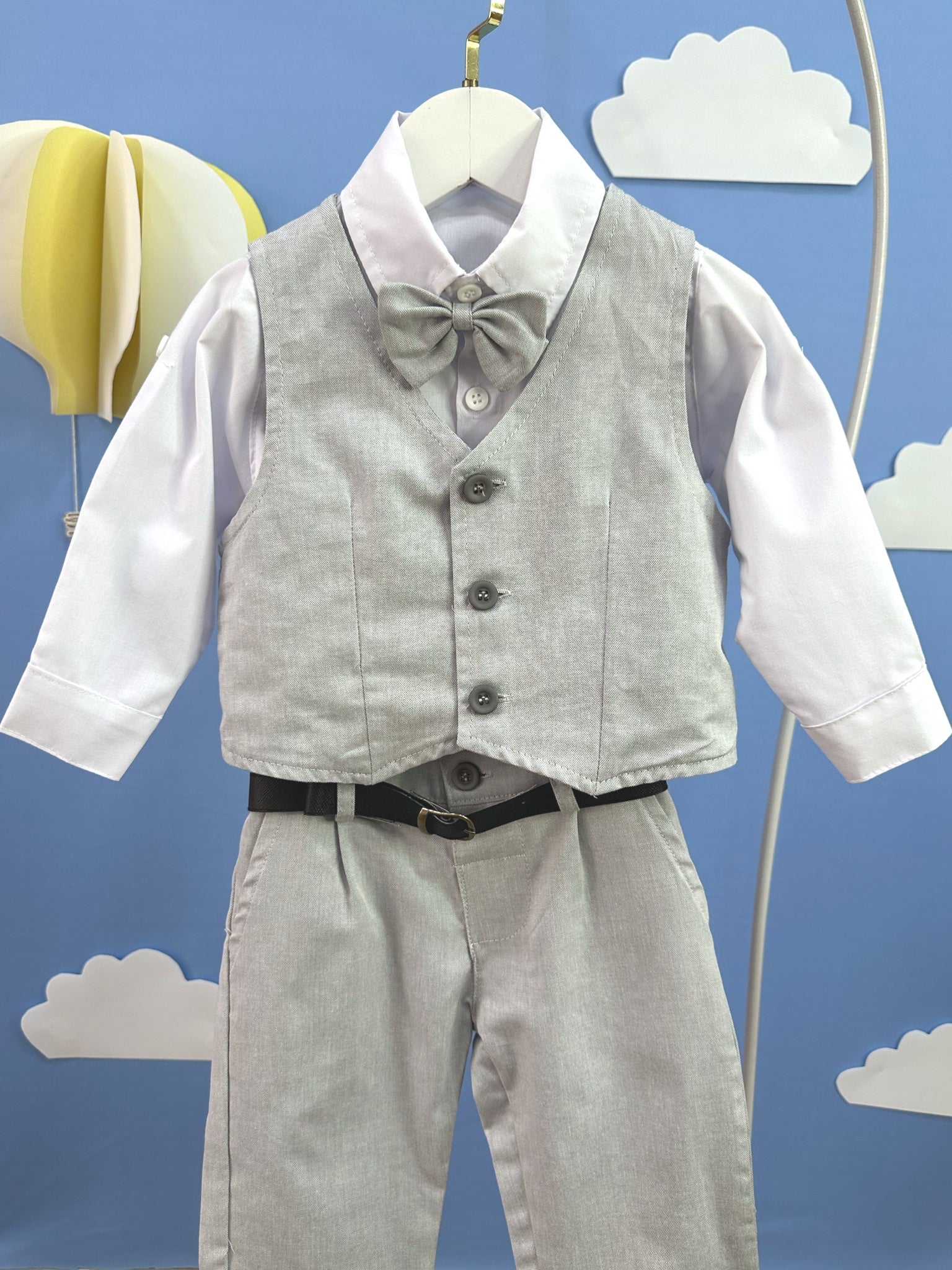 Conjunto Social Bebê Calça Colete Cinza Claro e Camisa Branca