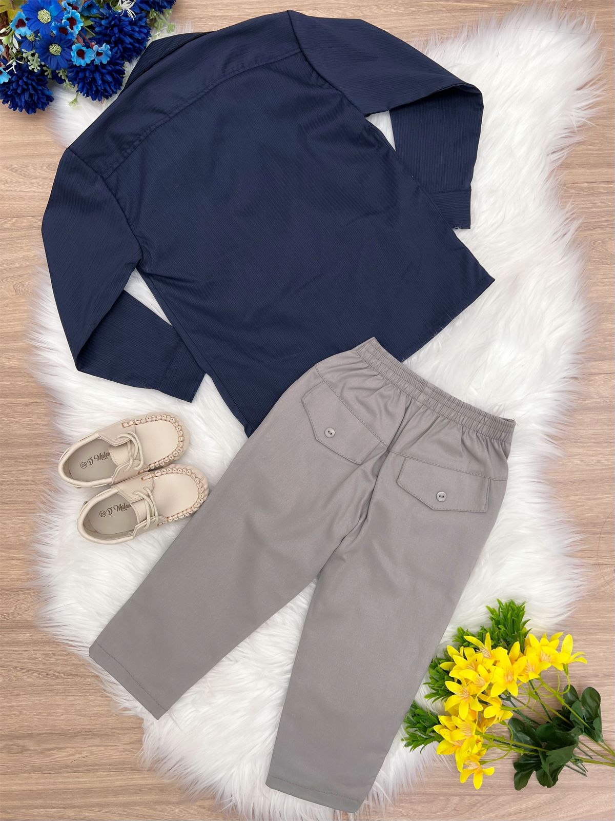 Conjunto Social Camisa Azul Marinho e Calça Sarja Caqui