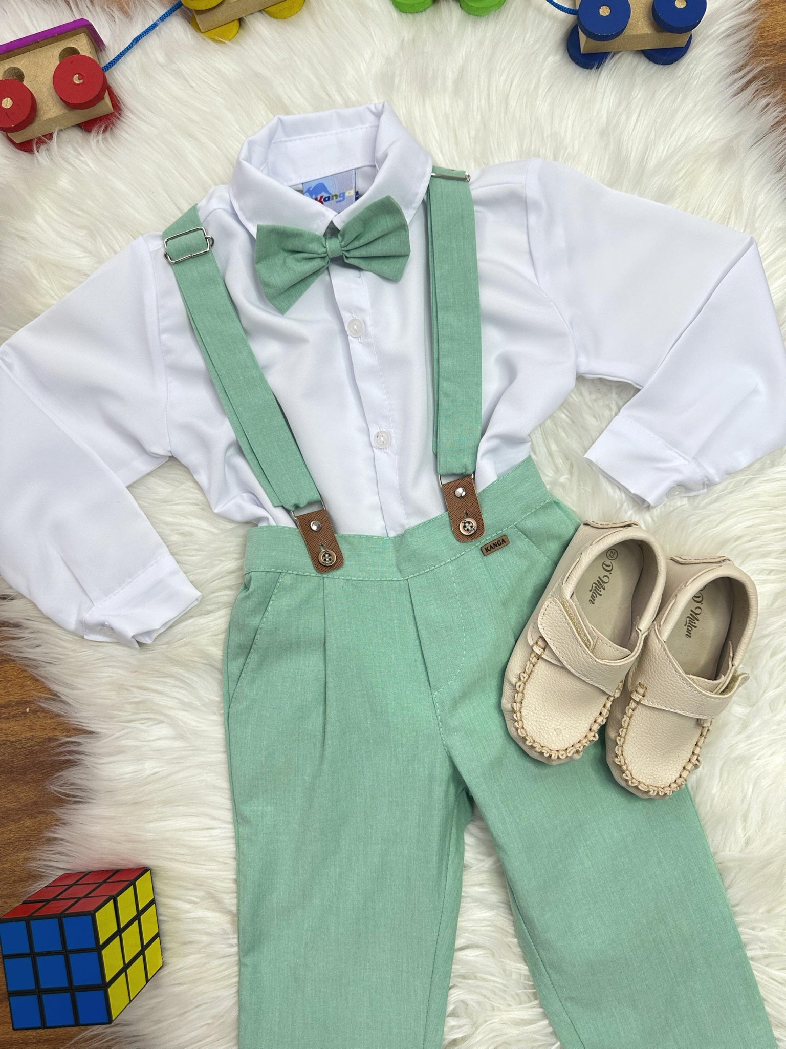 Conjunto Social Camisa Branca Com Calça Gravata e Susp. Verde