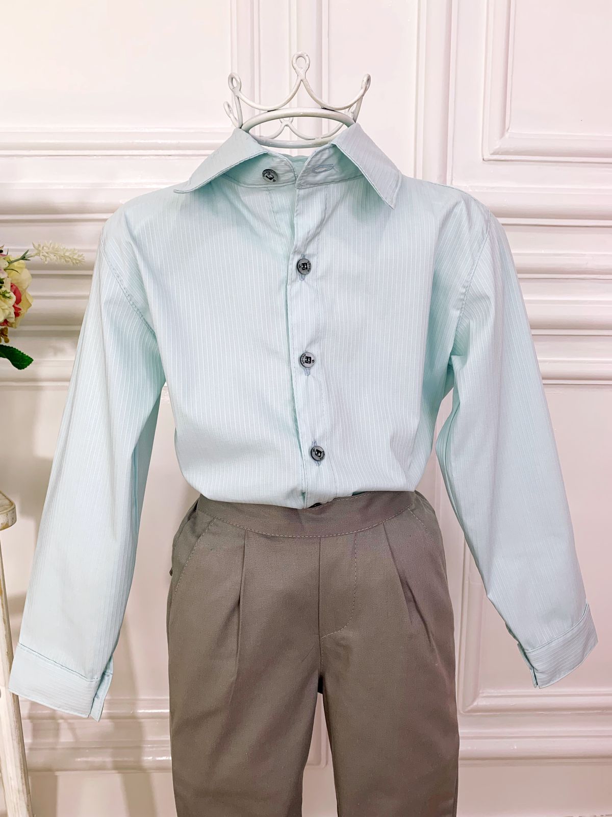Conjunto Social Camisa Verde e Calça Sarja Cinza